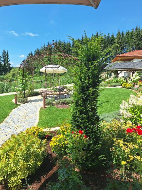 Zahrada ubytování Rosenhof Salzburger Seenland