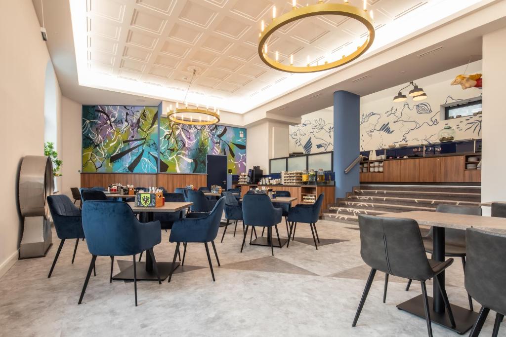 Posezení v ubytování Hotel Hansestadt Lübeck