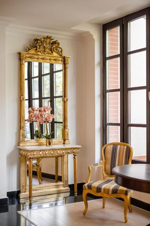 Hotel Royal Plaza By TimHotels - Resim 13