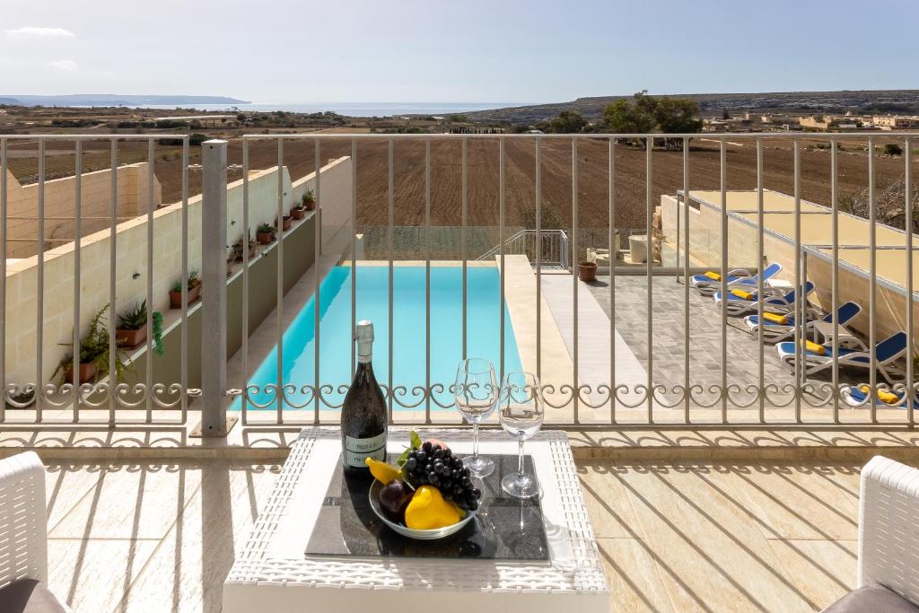 Bazén v ubytování Ta'Battista B&B - Gozo nebo v jeho okolí