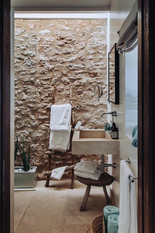 Posezení v ubytování Cal Reiet Holistic Retreat