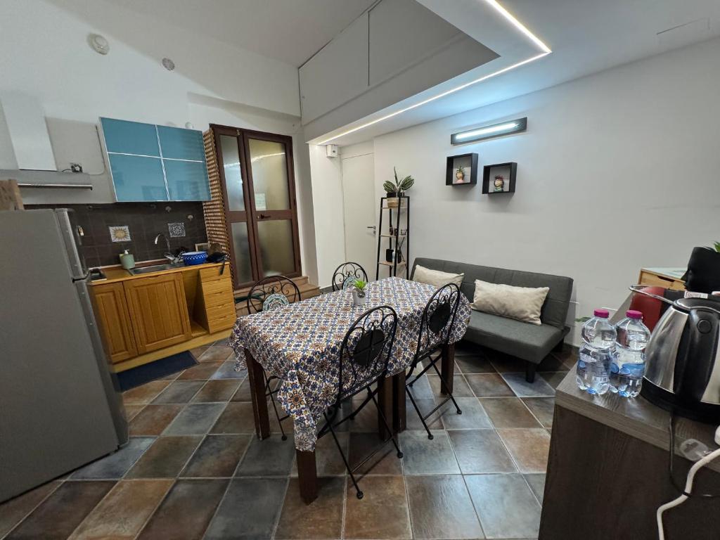 Kuchyň nebo kuchyňský kout v ubytování Le Scalette del centro