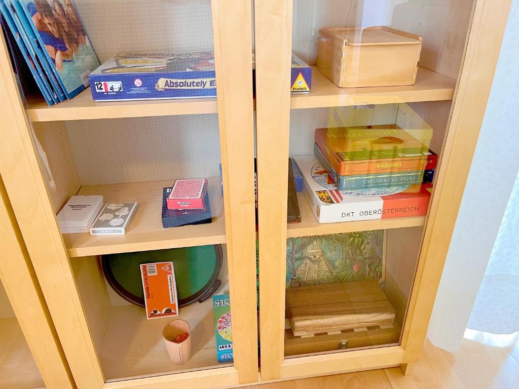 Knihovna v apartmánu