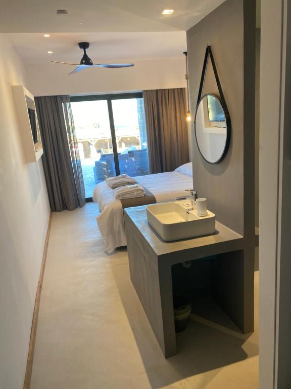 Helios Beach Hotel & Bungalows - Habitación Superior Con Piscina Compartida