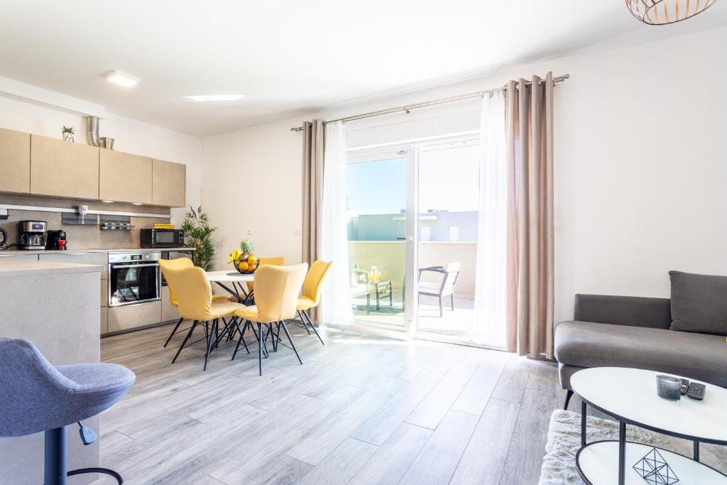 Fotografia z galérie ubytovania Luxury modern penthouse w jacuzzi & huge terrace v Splite