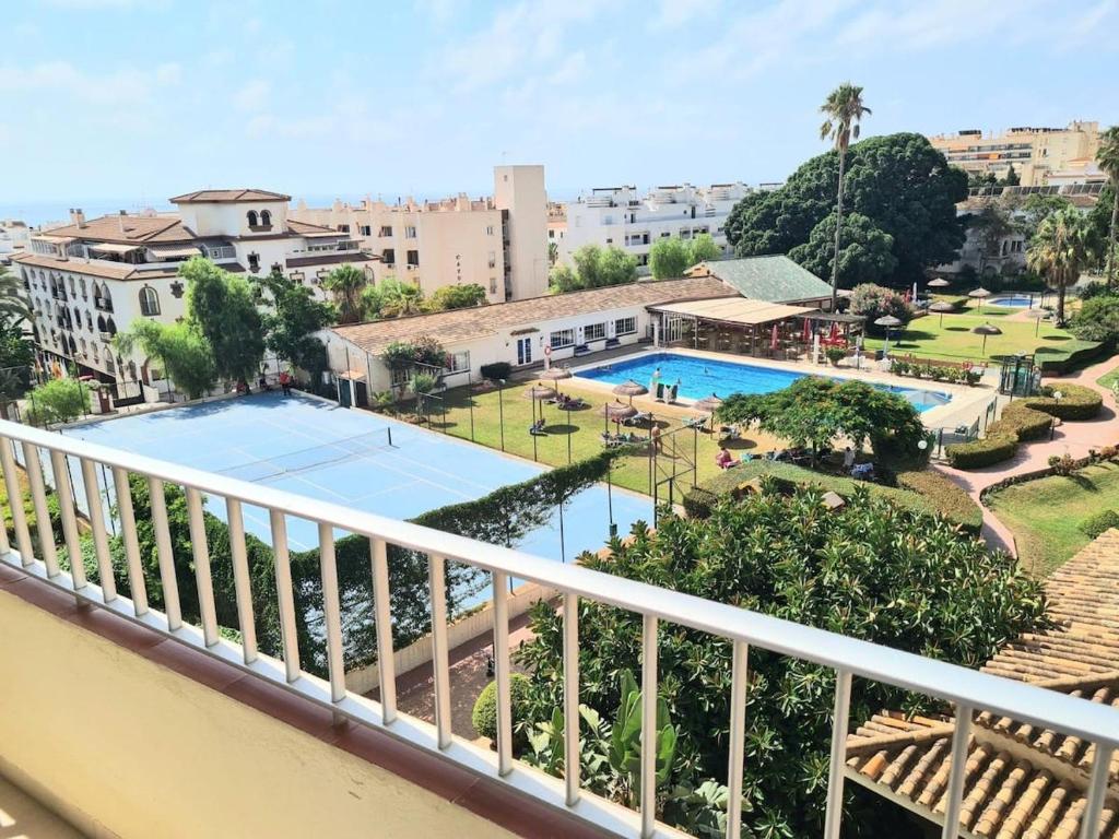 Bazén v ubytovaní Apartamento Moderno y con Estilo en La Carihuela alebo v jeho blízkosti