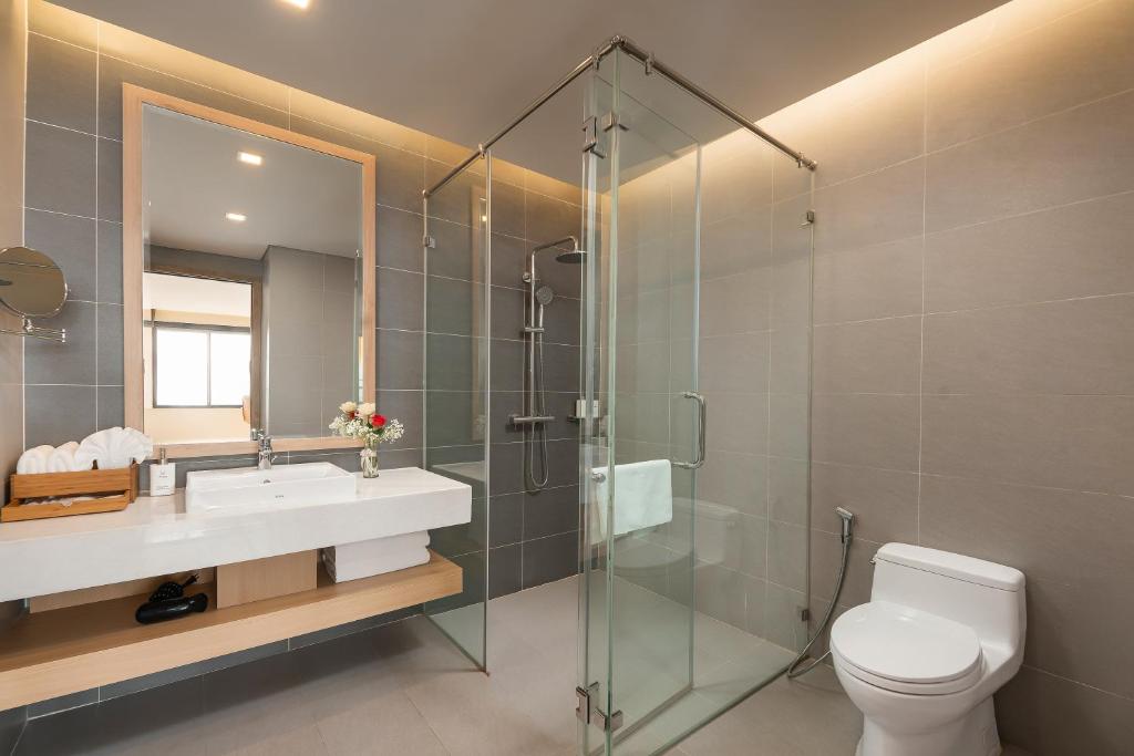 DeLaSea Ha Long Hotel - Modern Bayview Escape - 7