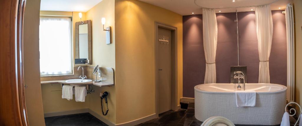 Friedrich von Schiller Hotel - Suite With Balcony