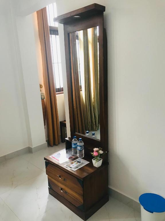 Sri White Villa Airport Boutique Hotel - 2