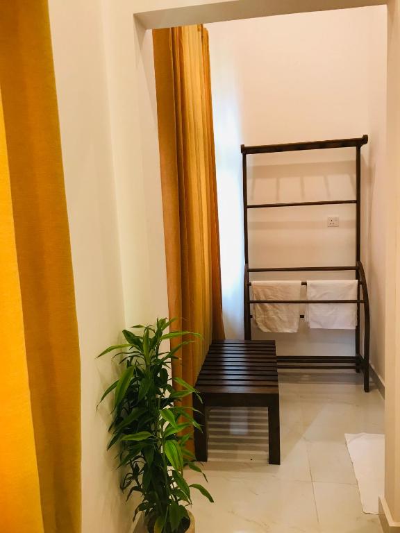 Sri White Villa Airport Boutique Hotel - 6