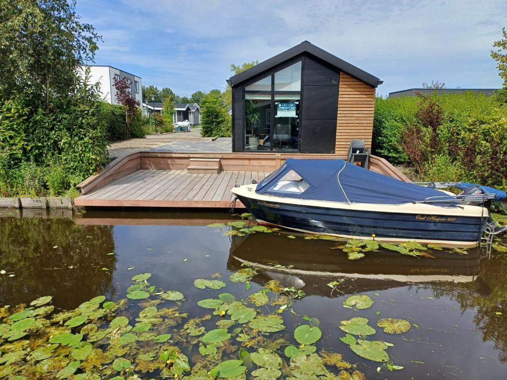 Θέα στο ποτάμι κοντά σε αυτό το σαλέ