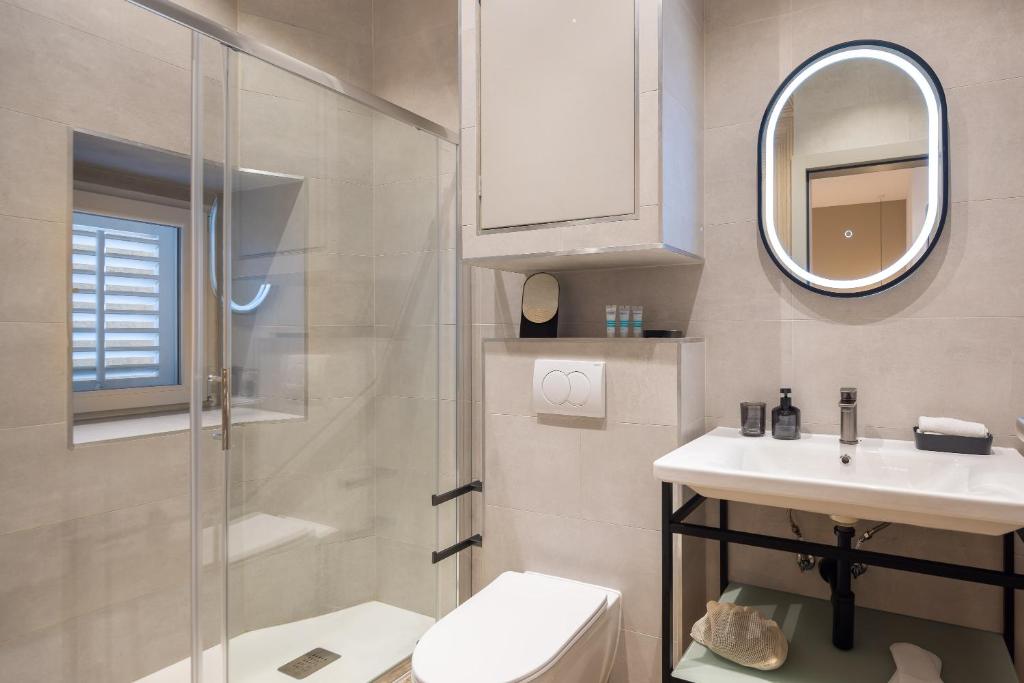Koupelna v ubytování PIAC Luxury Suites