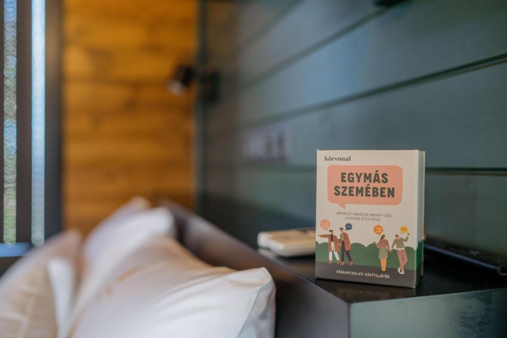 Postel nebo postele na pokoji v ubytování Feelmore Tiny House Eger