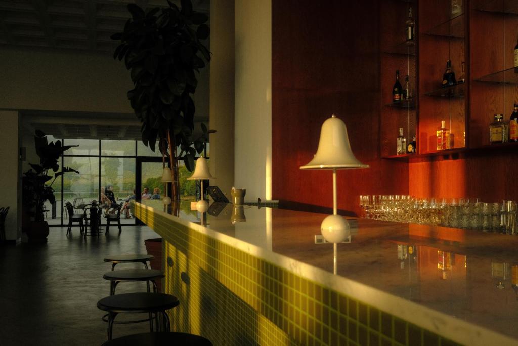 Lounge nebo bar v ubytování Kvareli Lake Resort