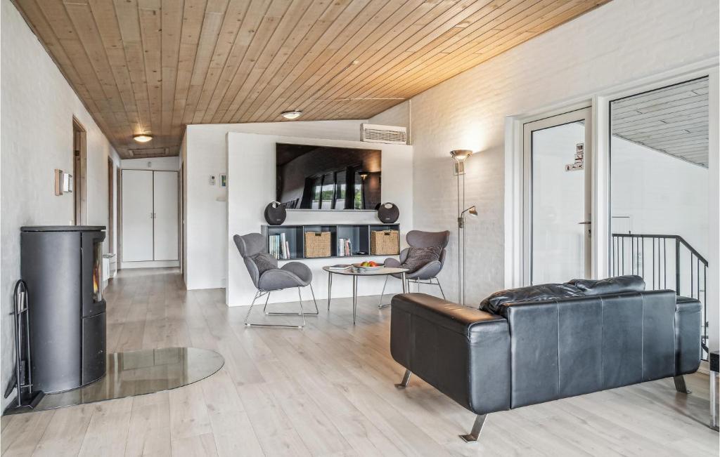 Posezení v ubytování Holiday Home Søholmvej Hvide Sande Denm