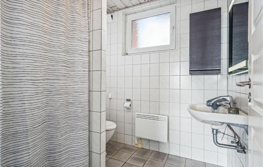Koupelna v ubytování Holiday Home Søholmvej Hvide Sande Denm