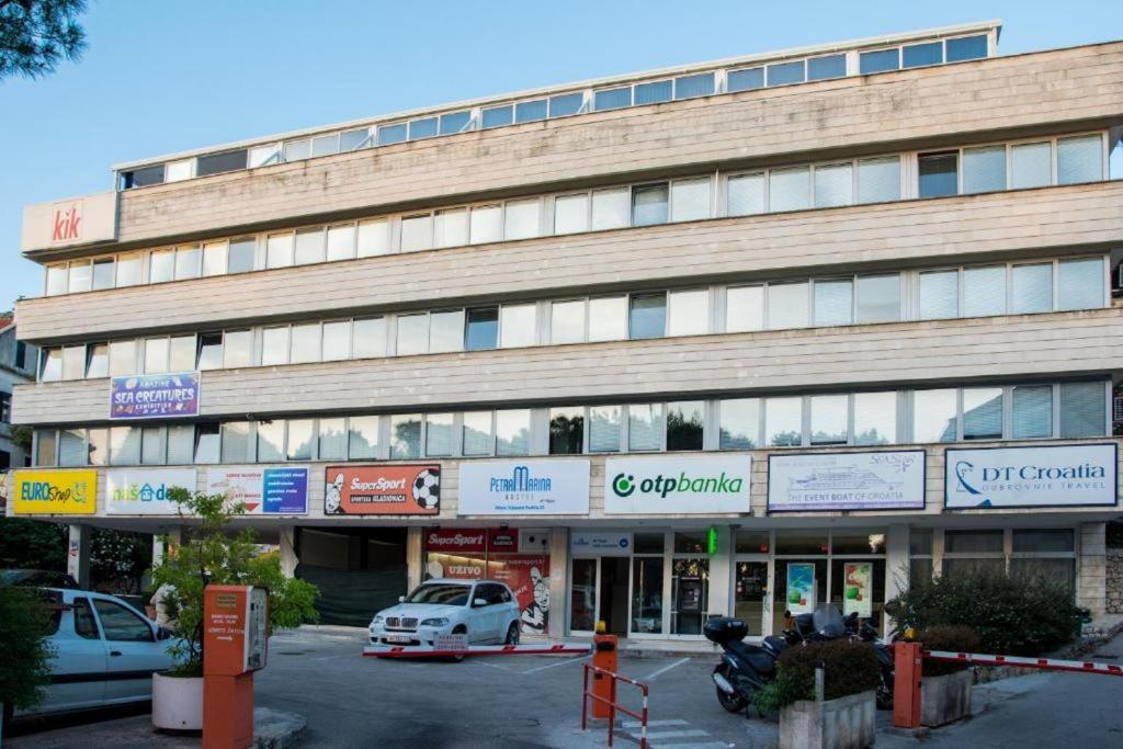 Budova, kde se hostel nachází