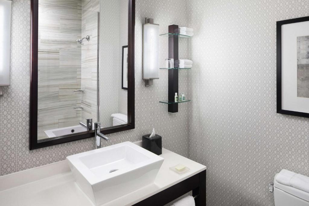 Cambria Hotel White Plains - Downtown - King Suite With Two King Beds - Non-Smoking