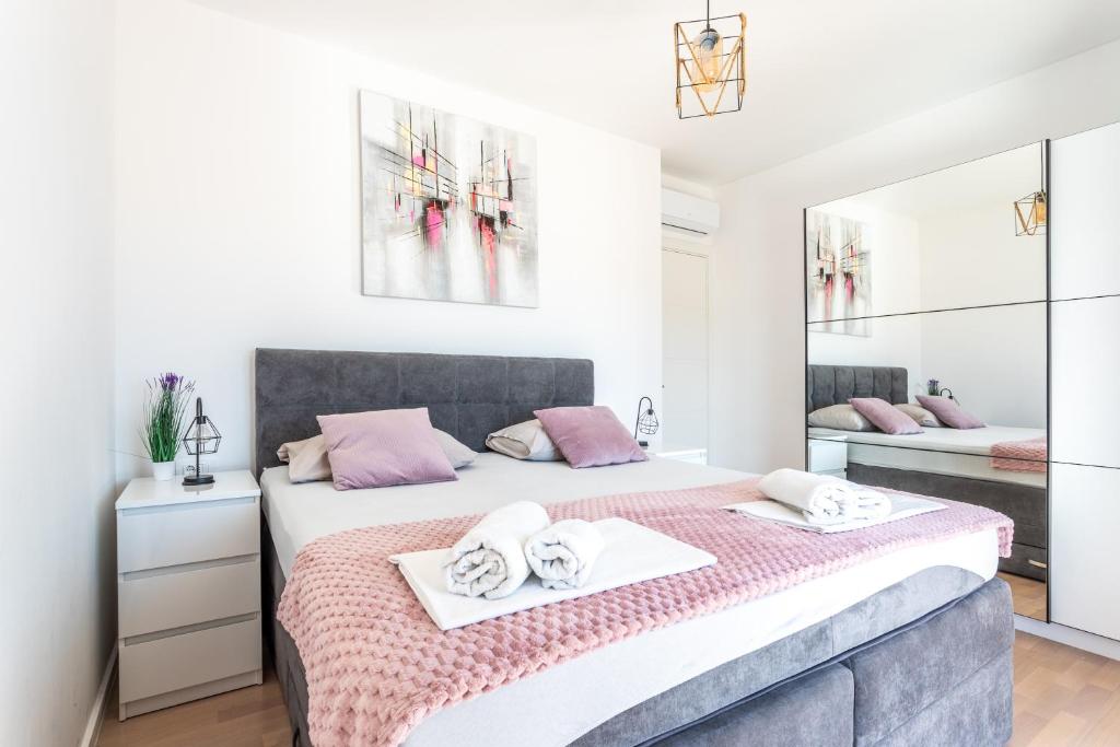 Fotografia z galérie ubytovania Luxury modern penthouse w jacuzzi & huge terrace v Splite