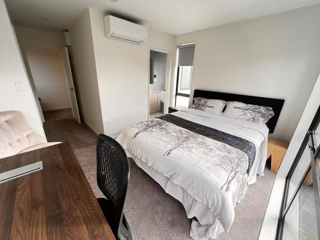 New town house room in Green lane - Resim 7