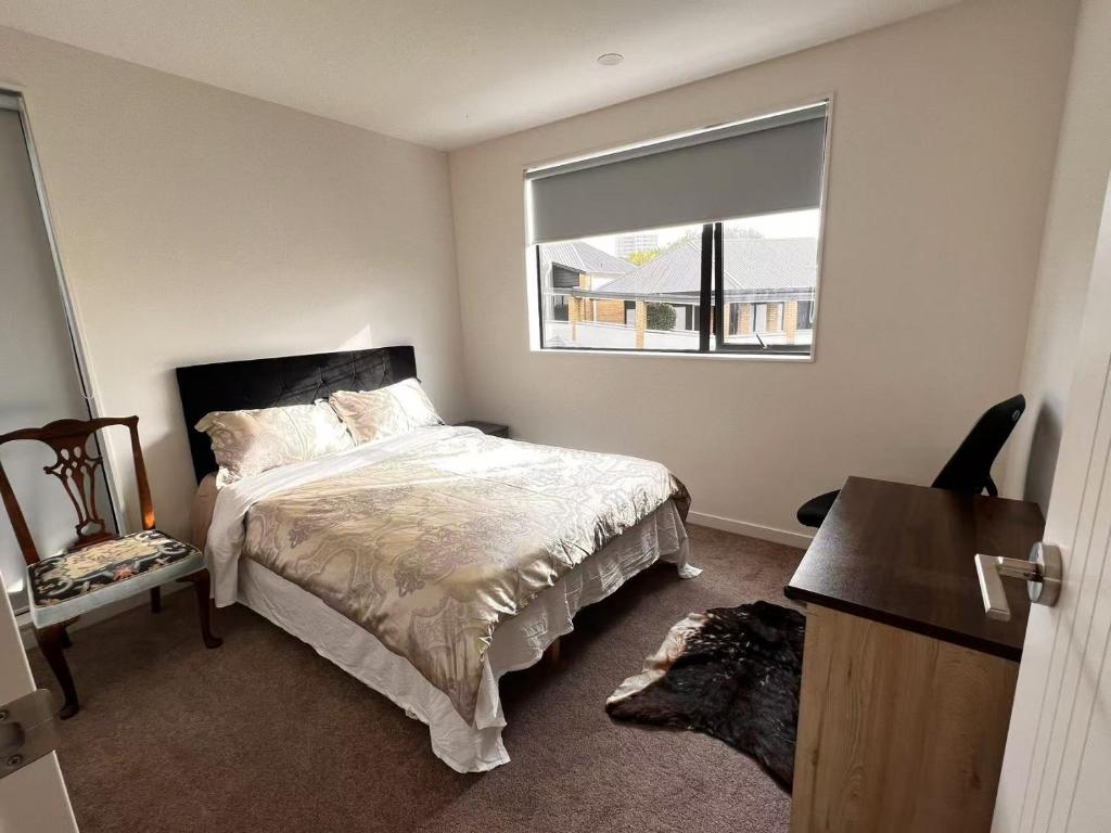 New town house room in Green lane - Resim 34