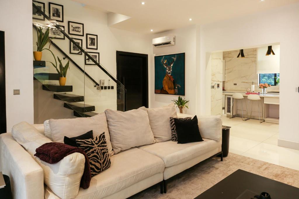 Posezení v ubytování George Residence Cooper Road, Ikoyi