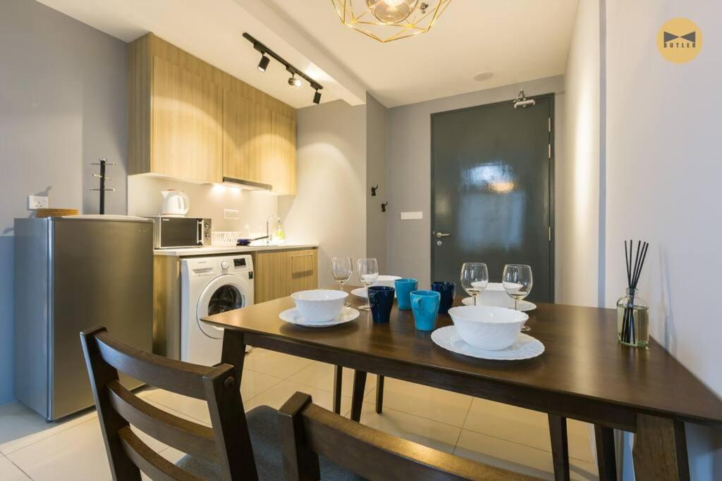 Kuchyň nebo kuchyňský kout v ubytování Seaview Sunrise 1BR at Tropicana 218 at Central Location & Food Hunt Friendly