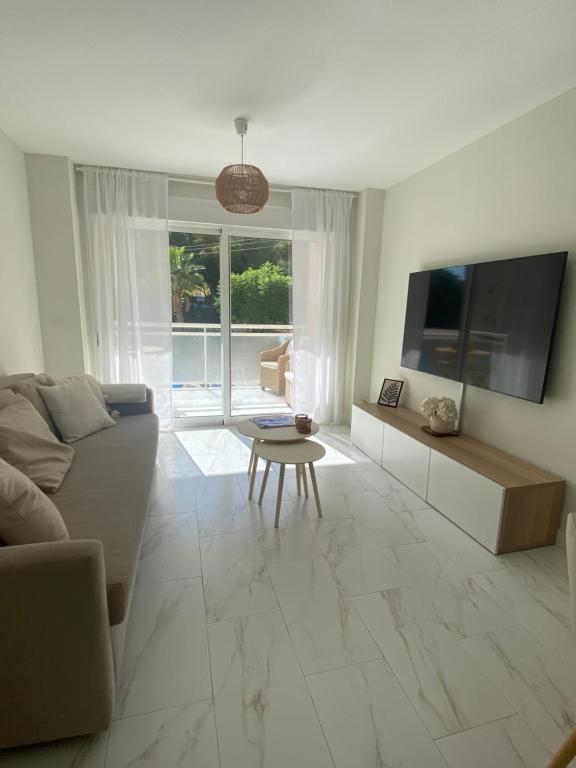 Μια τηλεόραση ή/και κέντρο ψυχαγωγίας στο Casa Bendita - LUXURY APARTMENT BENIDORM