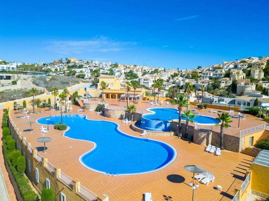 Bazén v ubytování Apartment Sentido by Interhome nebo v jeho okolí