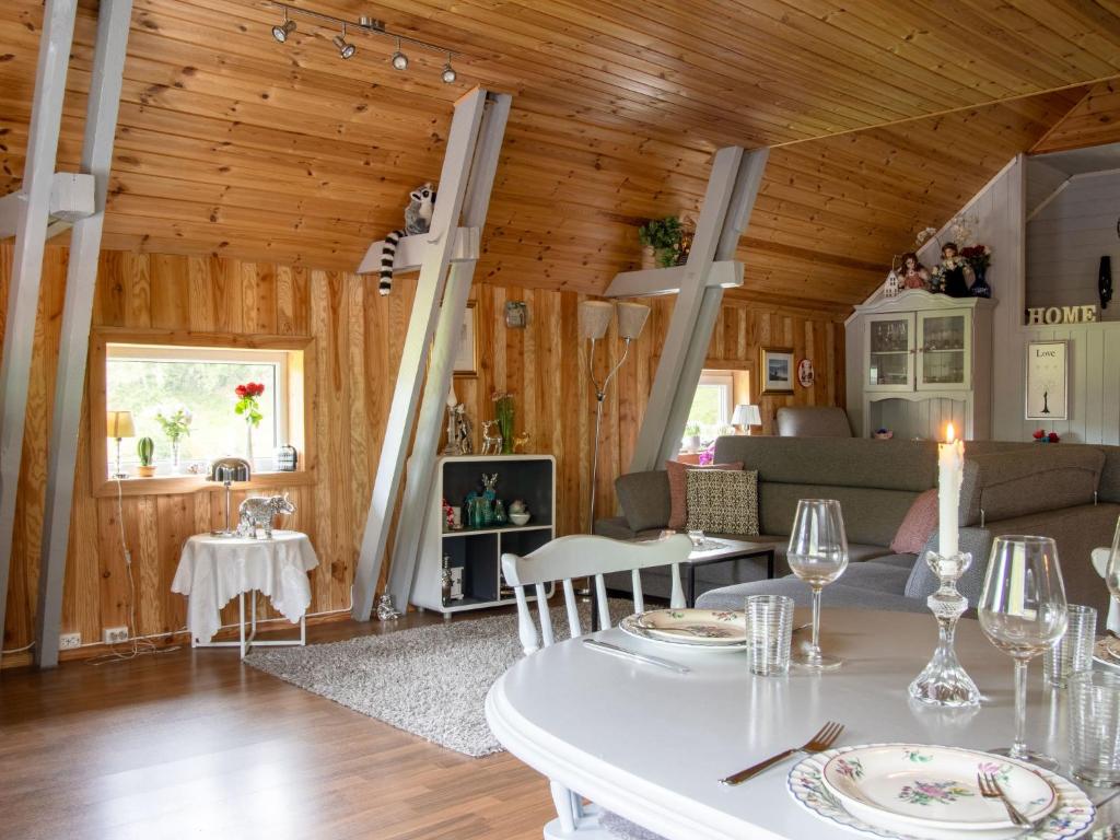 Posezení v ubytování Holiday Home Rødehuset by Interhome