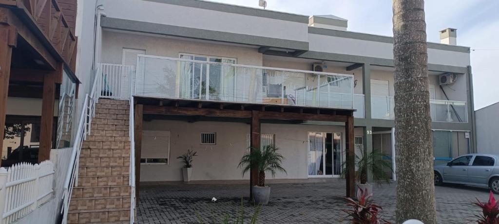 Bygningen som feriehuset ligger i