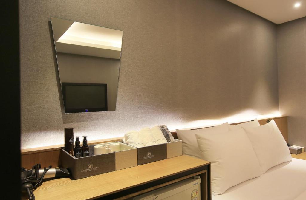 TV a/nebo společenská místnost v ubytování Zenith Hotel Bupyeong