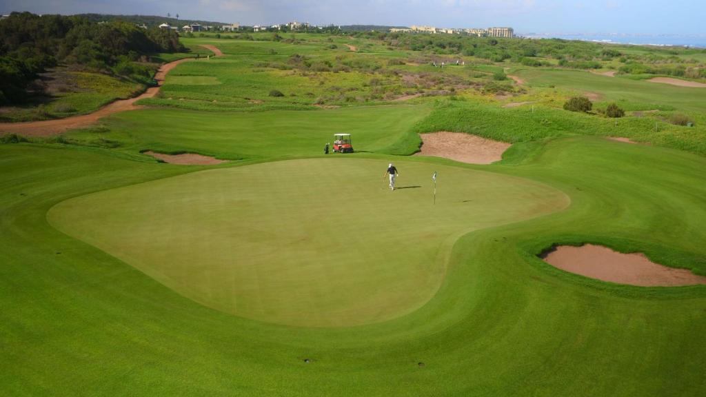 Golf v rezortu nebo okolí