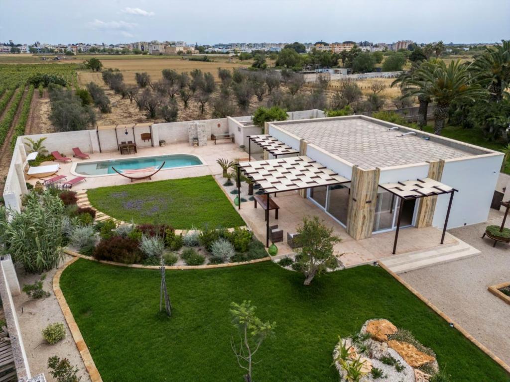 Bazén v ubytování Villa Incoronata New Dependance by Interhome nebo v jeho okolí