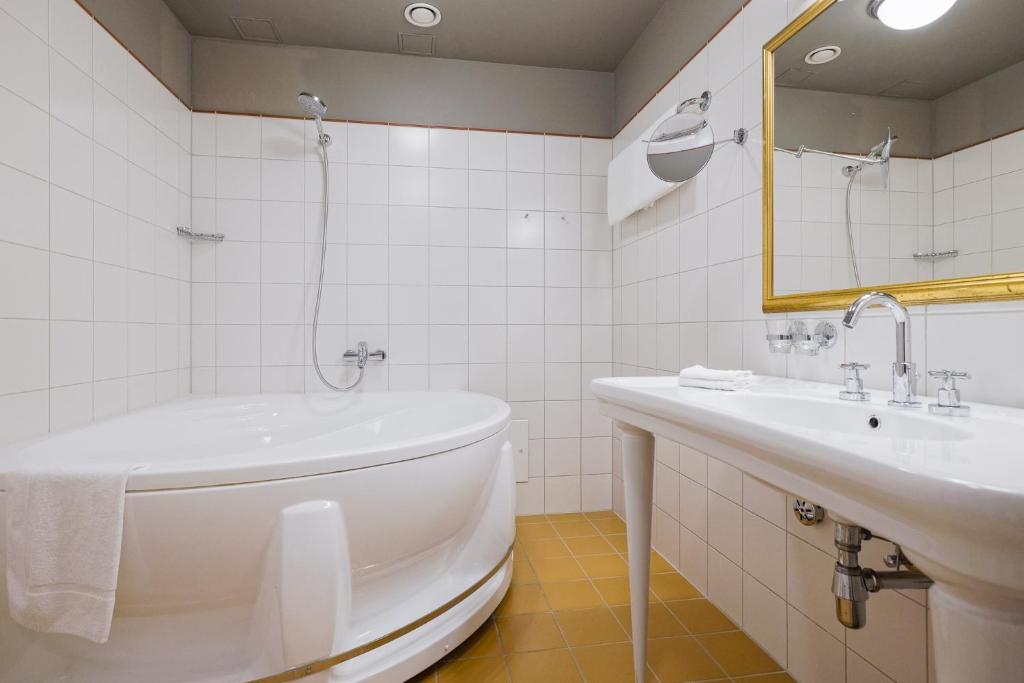 Koupelna v ubytování Grand Hotel Viljandi