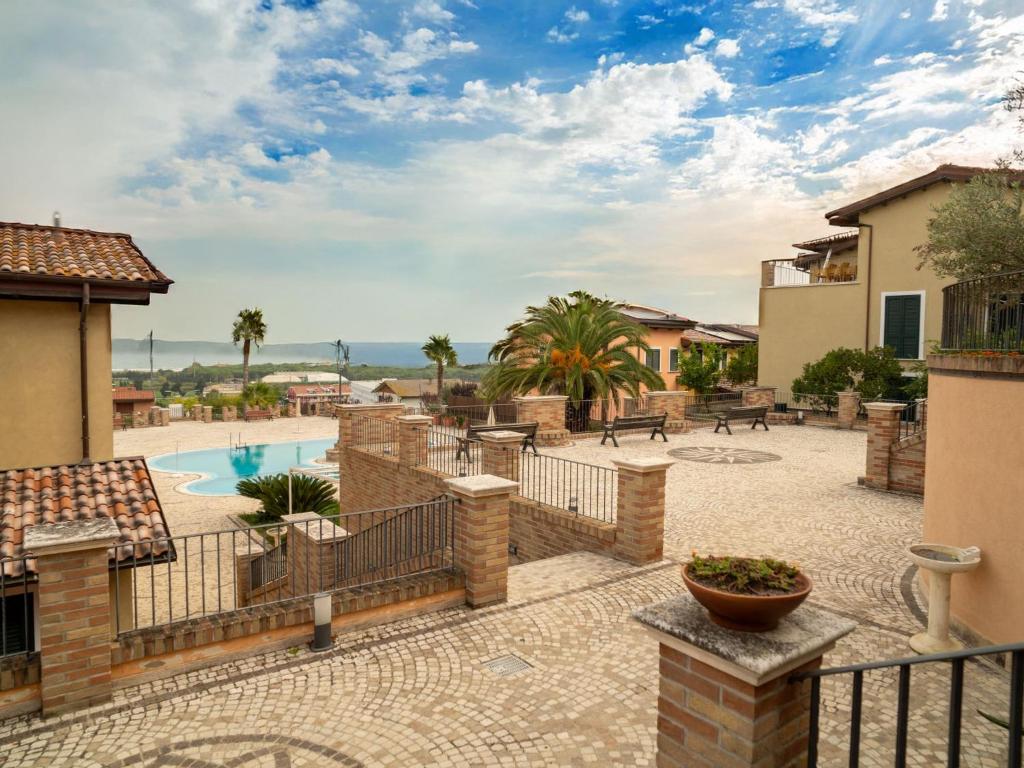 Bazén v ubytování Apartment Tortoreto Vista Mare 2 by Interhome nebo v jeho okolí