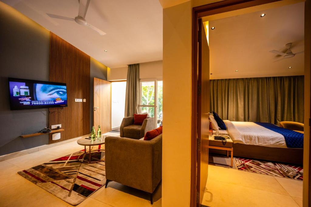 TV a/nebo společenská místnost v ubytování Ananthyam Resort by Anukulas