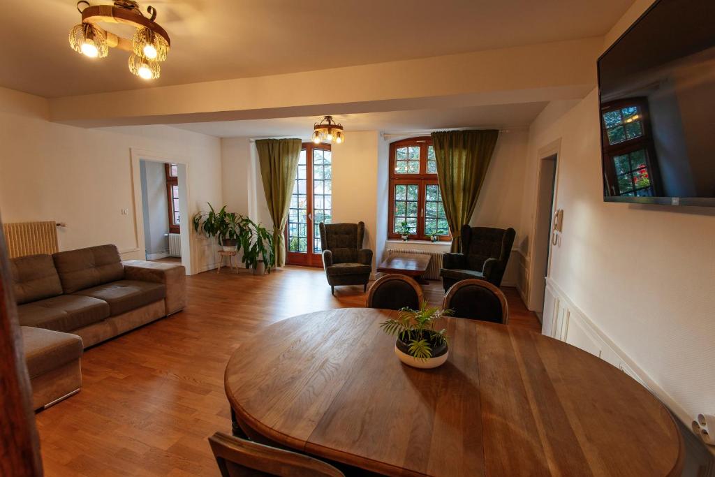 La Cure grand appartement familial 3 chambres avec terrasse et parking à 10 minutes de Colmar – photo 5