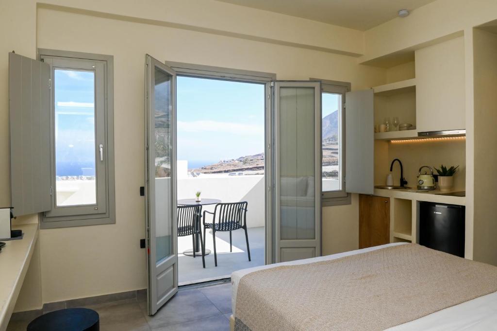 Una cocina o zona de cocina en Maeva Suites Santorini