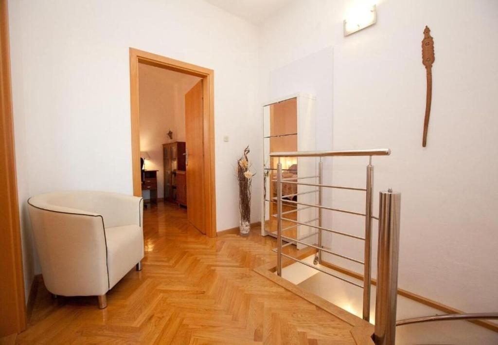 Zdjęcie z galerii obiektu Apartments Sora w mieście Preko