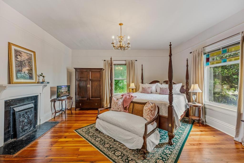 Veranda Historic Inn - King Room