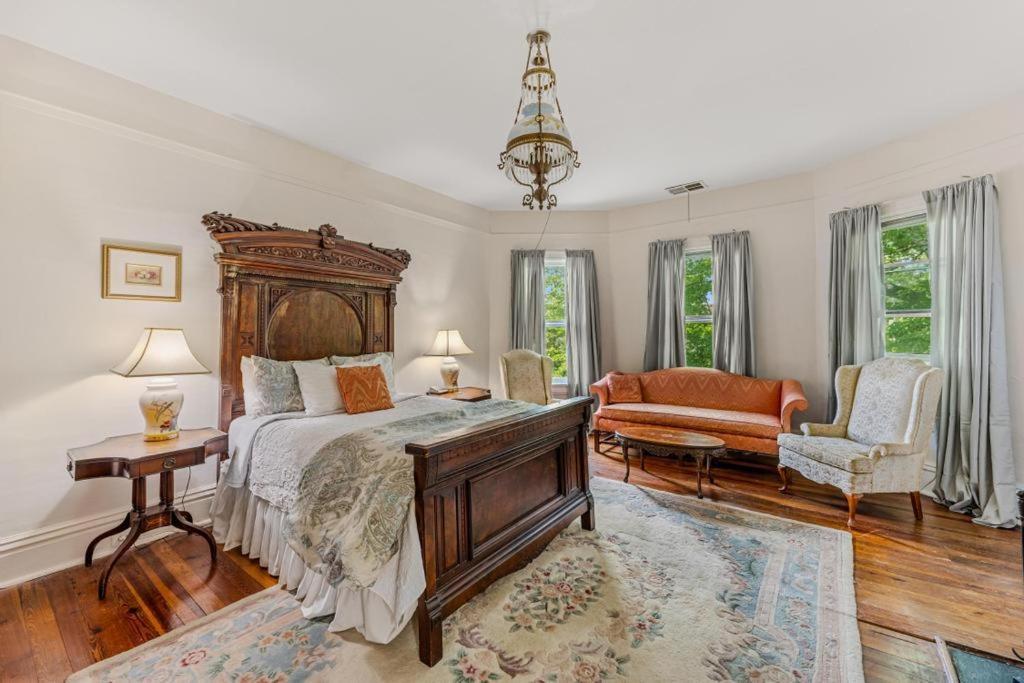 Veranda Historic Inn - Deluxe Double Room