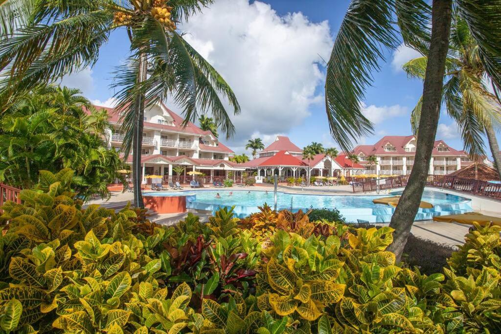 Bazén v ubytování Suite Tropicale Village Vacances nebo v jeho okolí