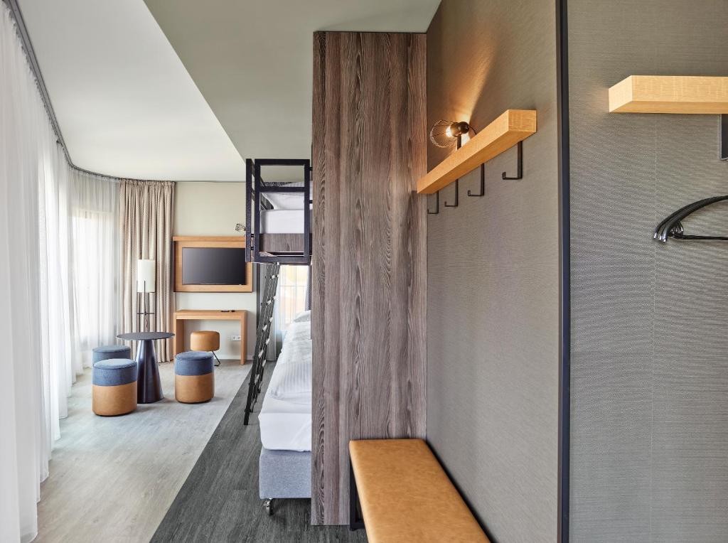 Kuchyň nebo kuchyňský kout v ubytování H2 Hotel Saarbrücken