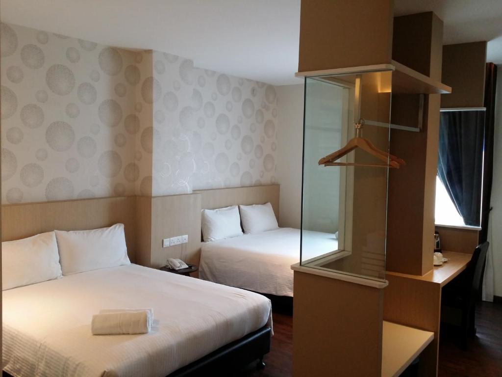 D Elegance Hotel - Deluxe Family Room
