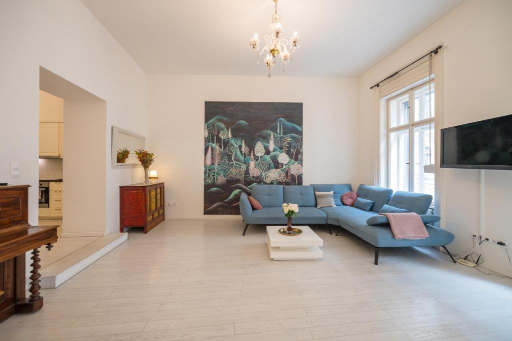 Spacious 3 bedroom, 3 ensuite bathroom elegant apartment near the Opera House 1066 Budapest, 12 Ó utca 1st floor kép - 1