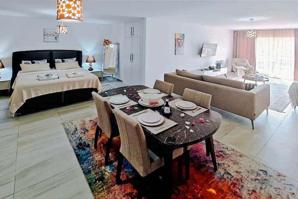 Postel nebo postele na pokoji v ubytování Thalassa Big Studio