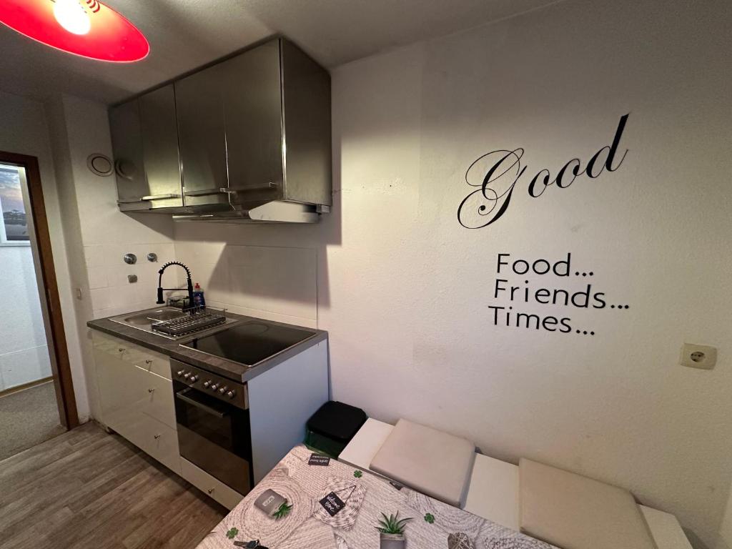 Zentrales Apartment mit Parkplatz - Hizvo