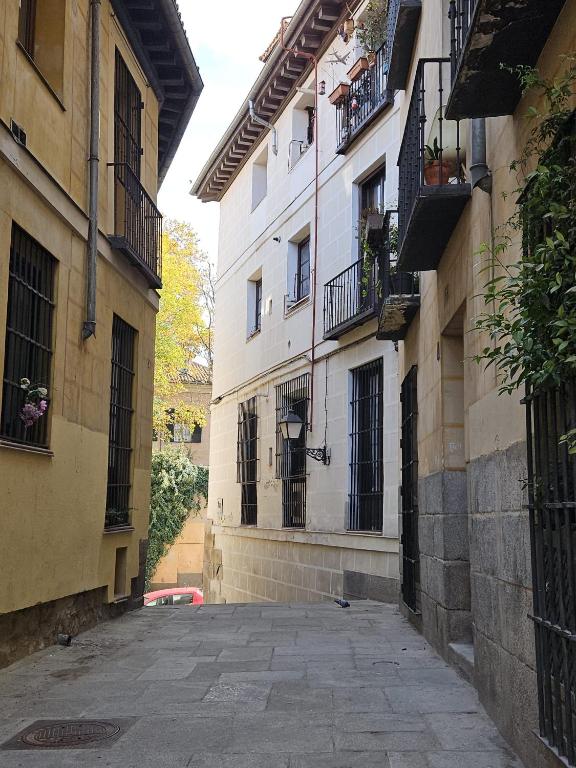 Edificio en el que se encuentra el hostal o pensión