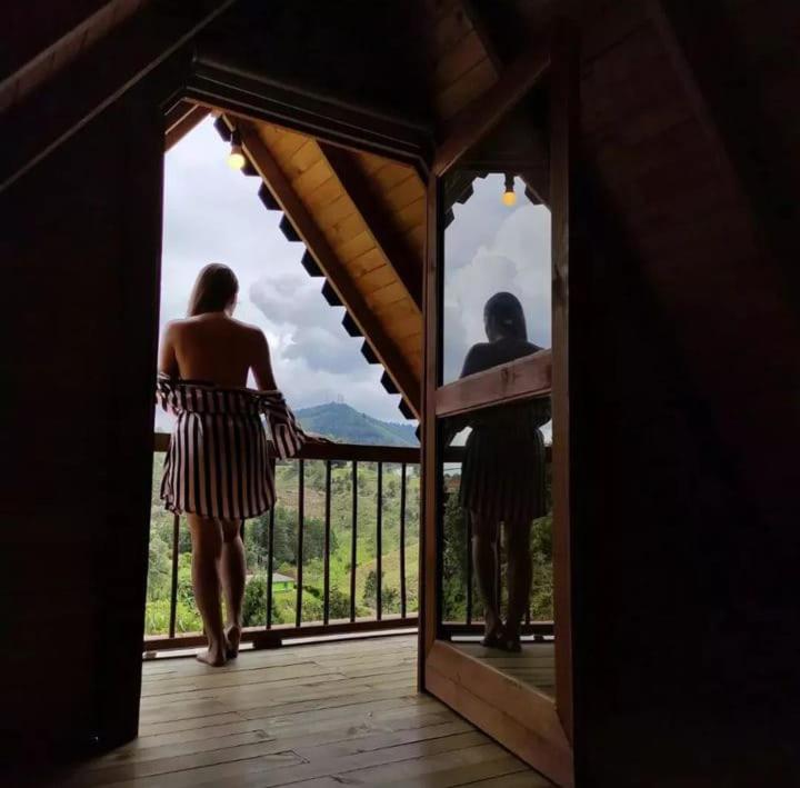 Balkón nebo terasa v ubytování Guané Glamping Ecolodge Jacuzzi Privado Oriente Antioqueño